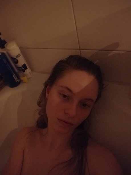 Maria Kn Quick model image