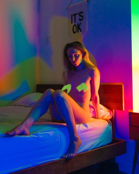 Maria Kn art star photos