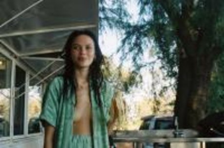 Naomi Stevens_ star hd photos