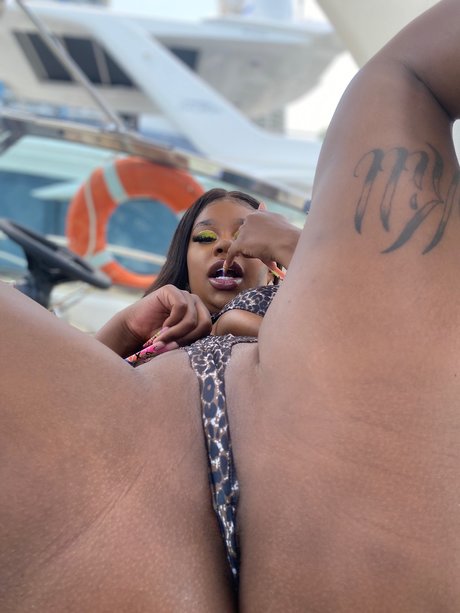 amateur lesbian onlyfans beautiful naked pics