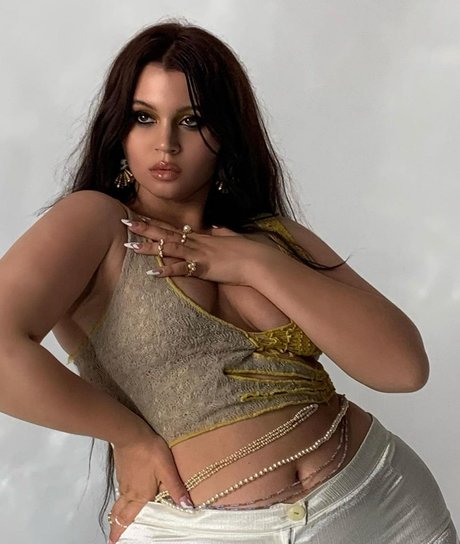 Valeria Vendetta xxx model images