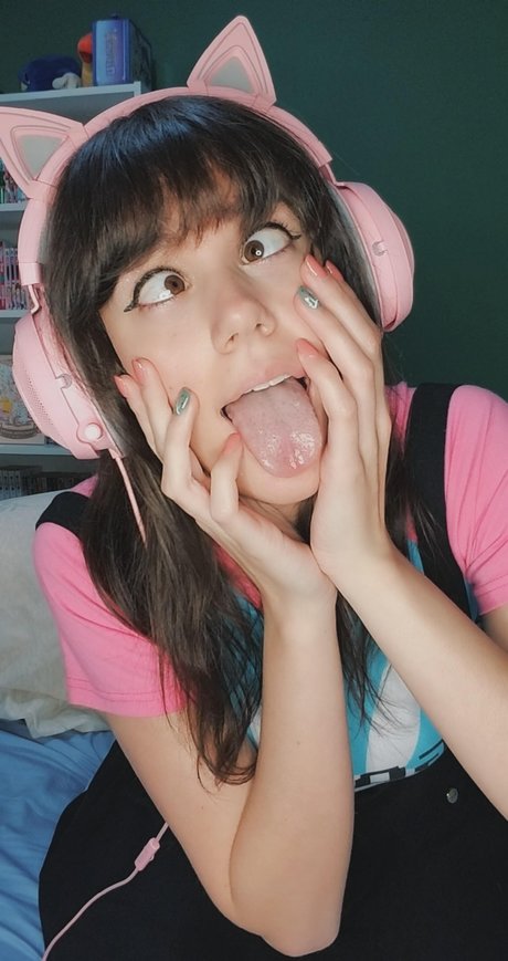 Yanderekamii model hot pictures