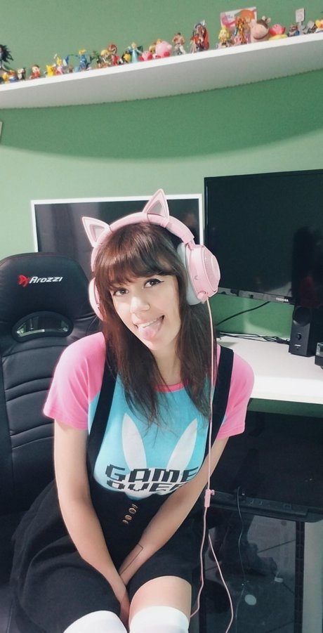 Yanderekamii top model pics