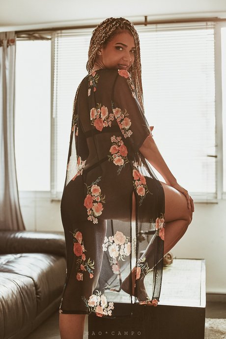 Angela Munnoz_ erotic model photo