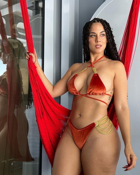 Kristenlive star hot image