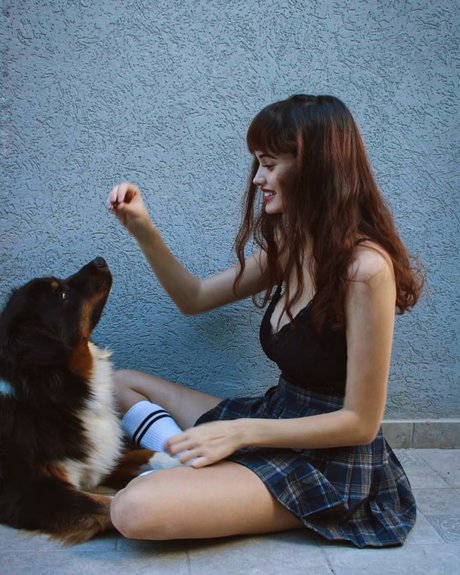 Linoy Tavore model adult archive