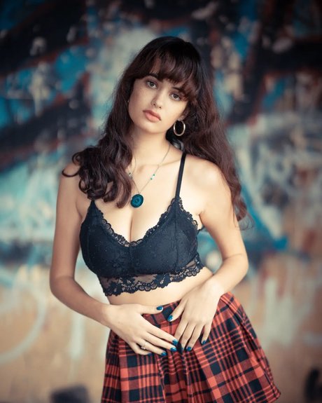 Linoy Tavore hd star pic