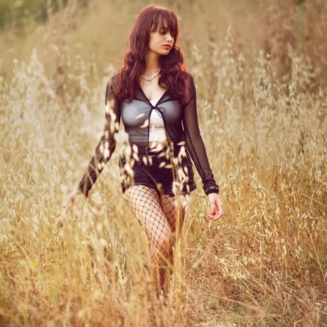 Linoy Tavore model hd galleries