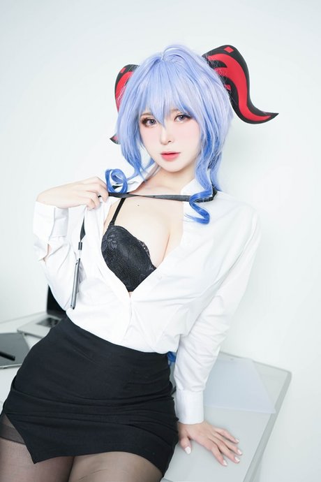 Misakicos naked pornstar image