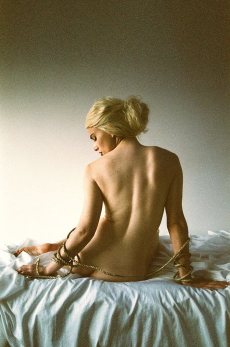 Rotten Queen hd pornstar photos