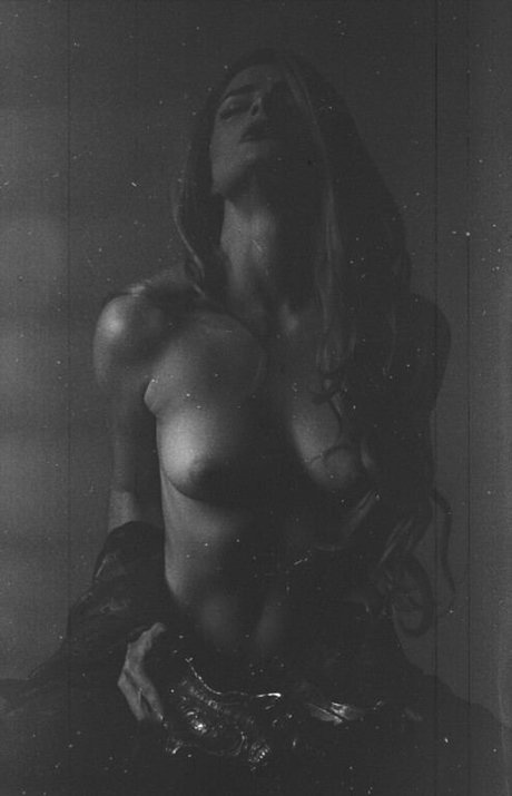 Rotten Queen beautiful model photos