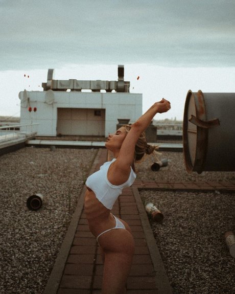 _Katerina Mironova nude model picture