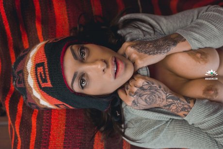 Evelyn Perez erotic actress pics