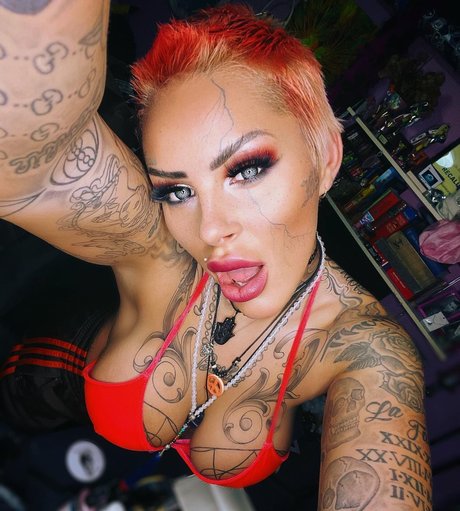 Leoni Baltz_ model beautiful img