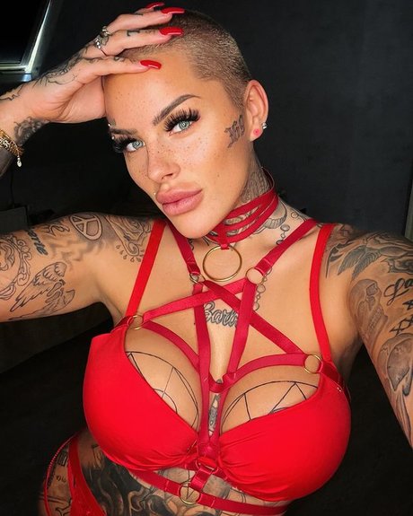 Leoni Baltz_ model beautiful pics