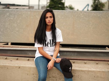 Marlen Valderrama Alvarez model adult image