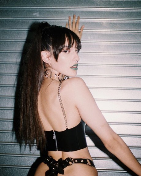 _Sad Samo exclusive pornstar pic