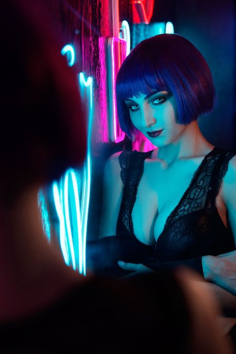 _Lana Ronina star perfect picture