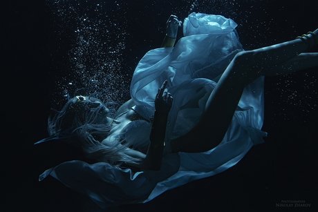 _Lana Ronina nude model galleries