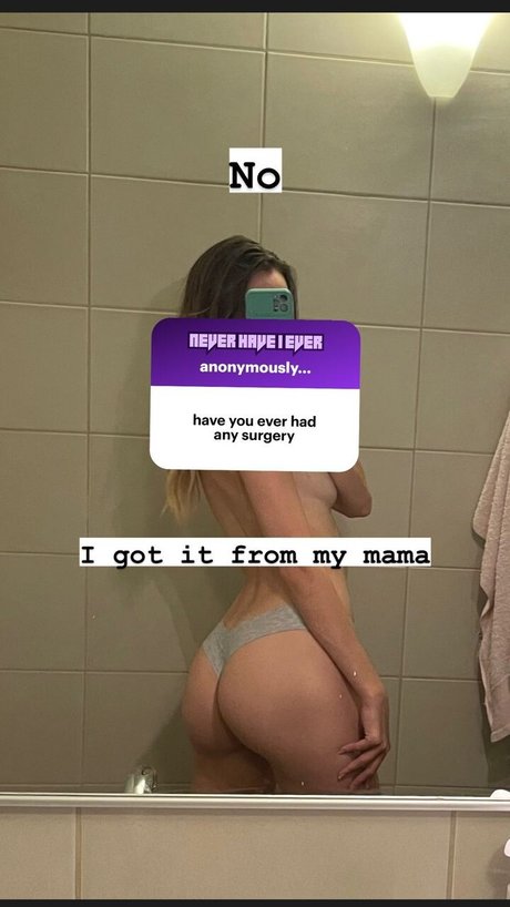 Ella Mooncake naked pornstar image