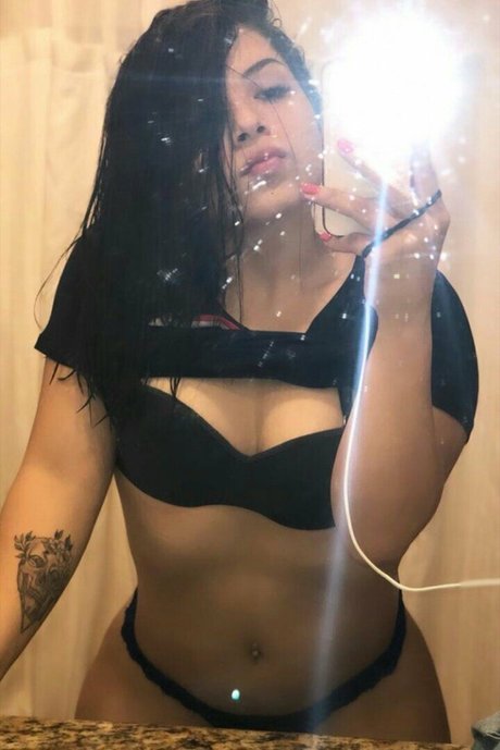 Aylin Guevara erotic star pic