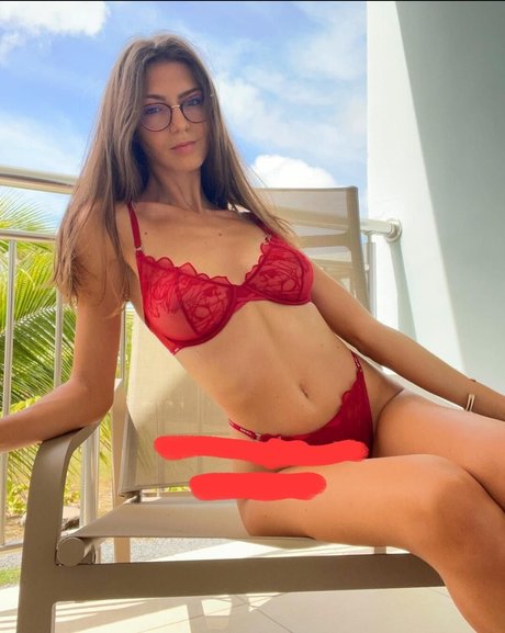 Johanna Peyre_ porn model picture