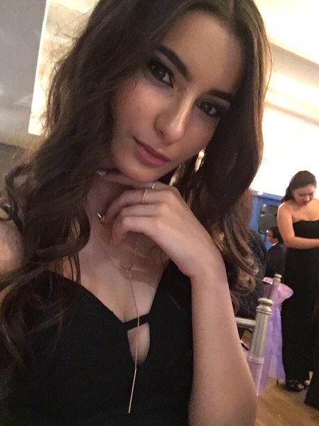 Loser Dyke nice actress pictures