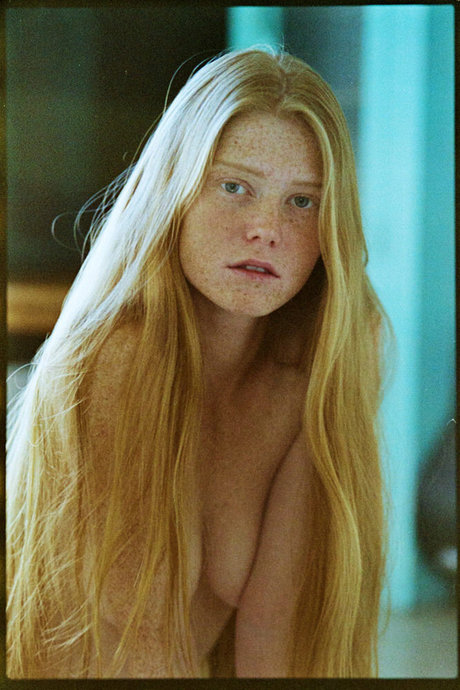 Anna Niro model erotic photo