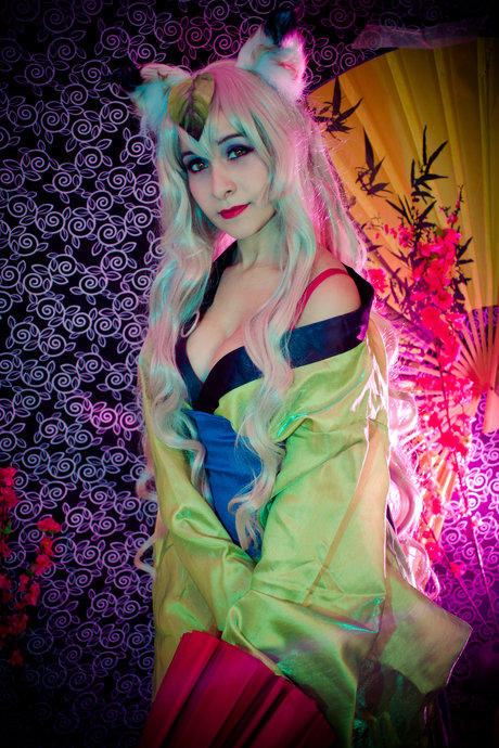 Kitsune No Fullmoon model xxx picture