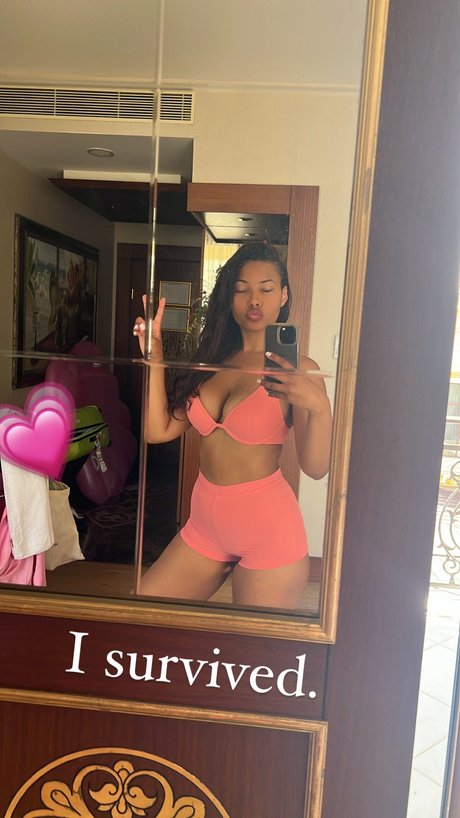 Steph Esther star perfect photo