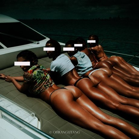 Valentina Lequeux nude model pics