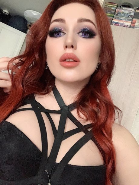 Alena Galan_ model nude pics