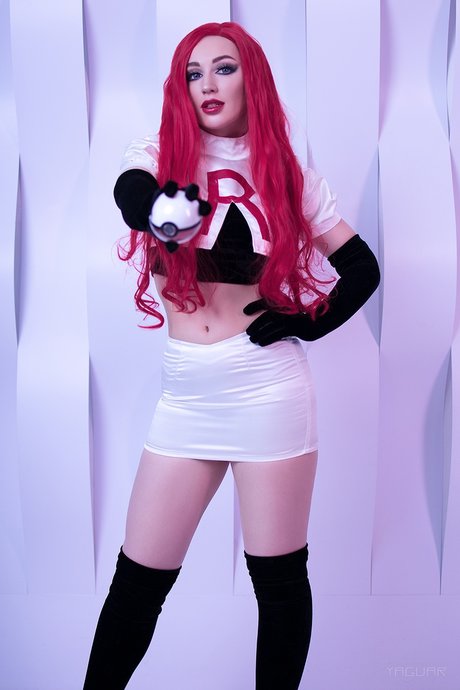 Alena Galan_ Profile pic