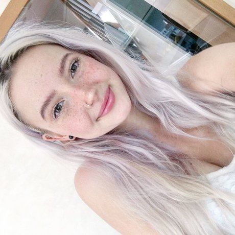 Caelyn Mathews star adult picture