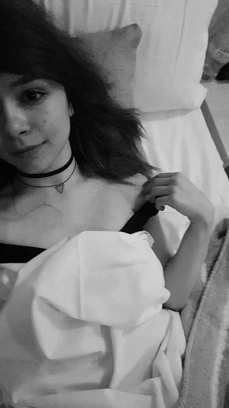 Csillabu pornstar naked photo