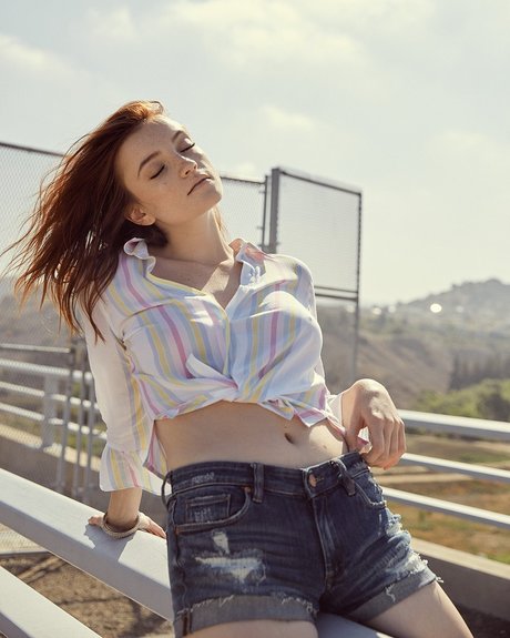 Hannah Masi model adult img