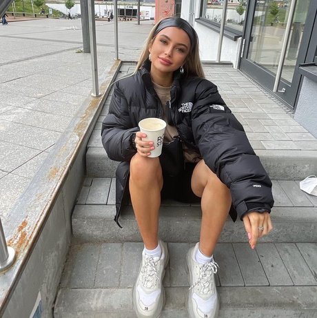 Linabmn pornstar hd picture