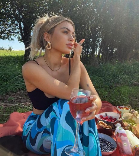 nude pregnant onlyfans adult pic