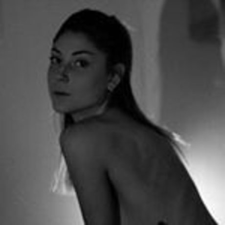 Miay Bar sex model image