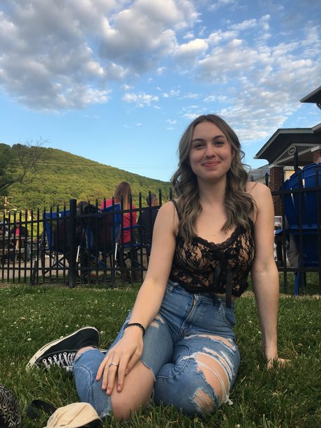 Nicfegan xxx model image