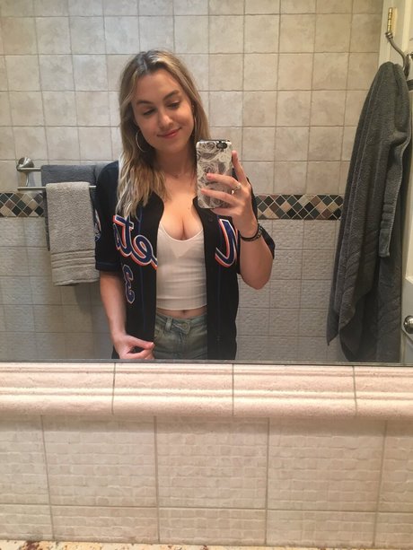 Nicfegan pornstar erotic image