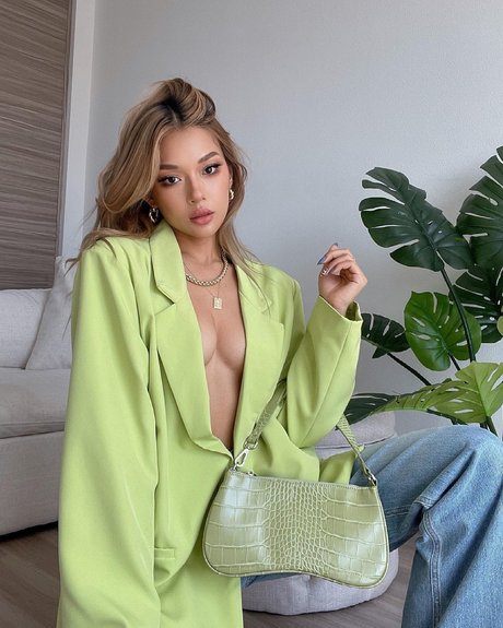 Sangyay Chen erotic pornstar pic