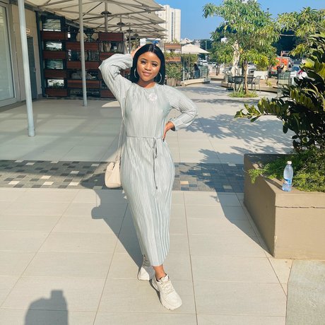 Sharon Gambu model perfect photo