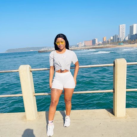 Sharon Gambu model sex photo