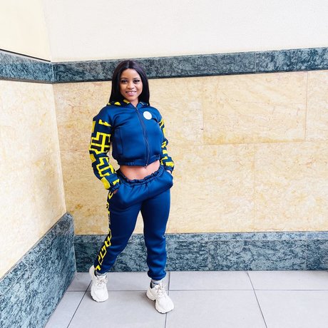 Sharon Gambu nude model images