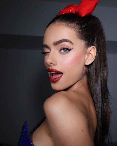 Yael Shelbia free model img