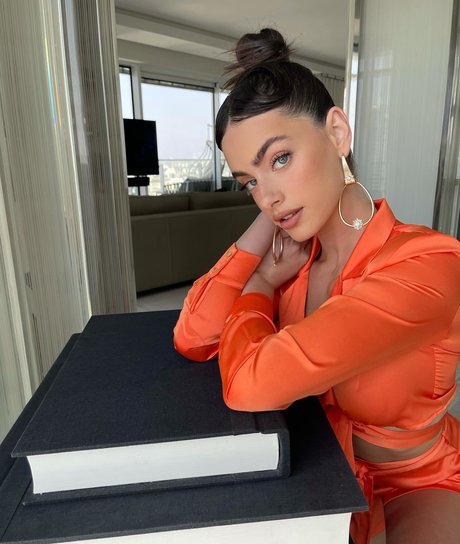 Yael Shelbia model naked galleries