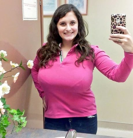 Avery Milla naked star galleries