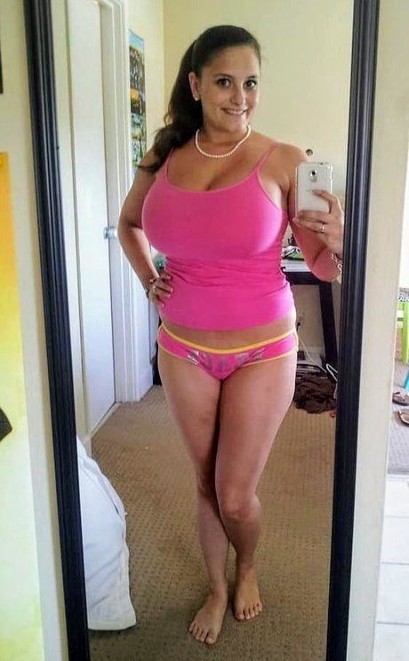 Avery Milla naked pornstar pic