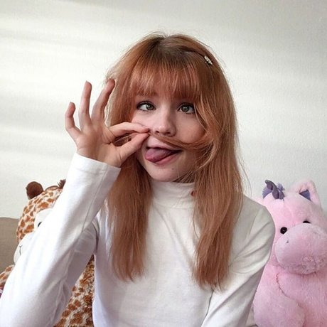 Lilsolle Chickpii free actress picture